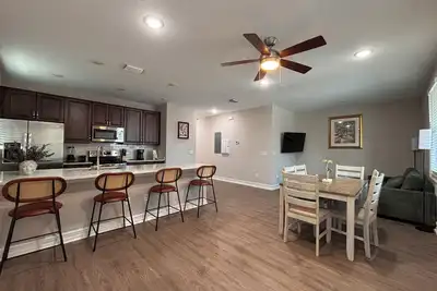 Image de Historic Ybor City 3br Home - Walk to 7th Ave - Near Downtown Tampa