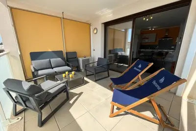 Image de Résidence sécurisée avec parking privé à 400m de la plage.