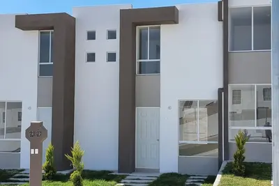 Image de Spacious House. 3 Bedrooms & Parking