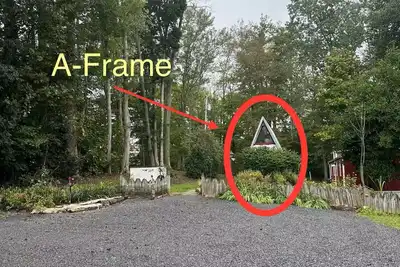 Image de Old A-Frame cabin, 1 bedroom, Wifi, private parking, 2in1 washer and dryer