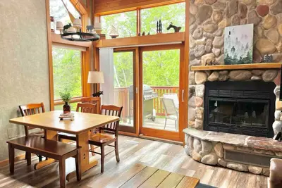 Image de Lutsen Ski-In/Ski-Out Townhome w/Pool and Hot Tub Access!