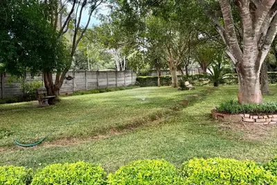 Image de Trade Fair Ready 4 bedroom/2 bath Hillside Home - Breakfast Included. Sleeps 8