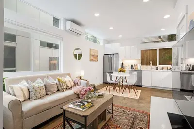 Image de Perch - Capitol Luxe F | Prime Location in Cap Hill | Walk Score 96