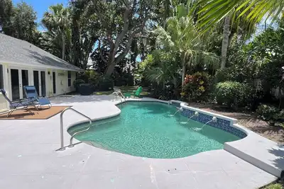Image de Charming 3-bedroom 2-bath house in serene Vero Beach's Orchid Island