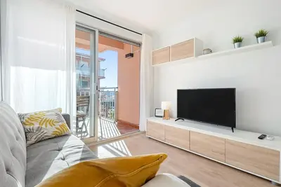 Image de Appartement avec terrasse 300m plage et commerces