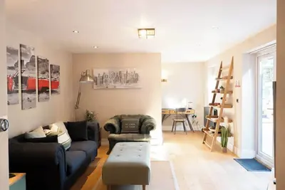 Image de Vineyard Style 2br with Garden and Parking