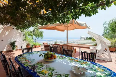 Image de Maison de vacances Ă Vico Equense avec 3 chambres Ă coucher, 6 couchages