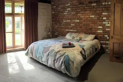 Image de Cosy Mud brick Bush-Getaway \nPet Friendly & country Views