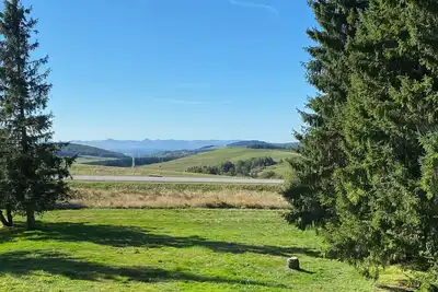 Image de Studio calme avec parking et vue sur Monts du Cantal