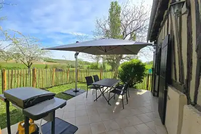 Image de Gîte Authentique Calme avec Piscine et Jardin Privé