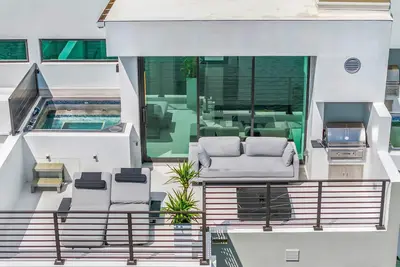 Image de Luxury 4 Bd Townhome Near Bal Harbour