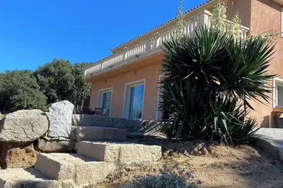 Image de Emplacement idéal entre mer et montagne, à proximité des animations de Propriano
