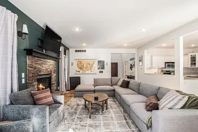 Image de Private Pool | Game Room | Shuffleboard | Nursery | Two kitchens | Firepit