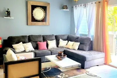 Image de 3-bedroom condo in 24/7 guarded complex Ac, WiFi, 2 Pools, Gym