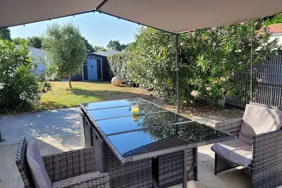 Image de Villa 140m² de plain-pied récente, lumineuse, spacieuse, tout confort, clôturée.
