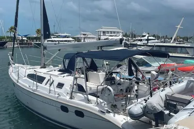 Image de Stay aboard elegant sailboat