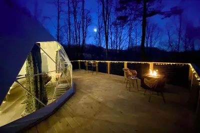Image de Tiny Treepod - Hot Tub, Views, Romantic Oasis