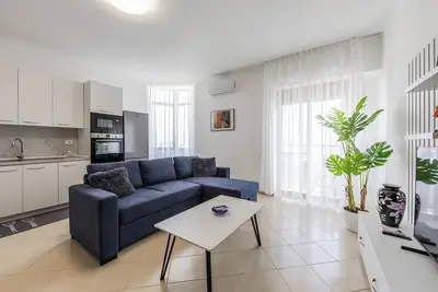 Billy’s 4 Bdr Apartment by Ps