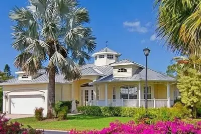 Image de Gorgeous Paradise Village boating community on the Imperial River