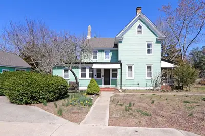 Image de Charming 3-bedroom farmhouse with Ac, WiFi, 5 minutes to Sea Isle Beaches!