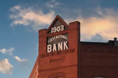 Image de Stay in a Historic Bank Built in 1903 - 2 Bedroom in Custer City Newly Renovated