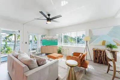 Image de Boca Coastal Waterfront Stay - 2br 2ba - Pool, Gym, Parking, Walk to Beach