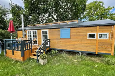 Tiny house with terrace, beach chair and garden near Zingst