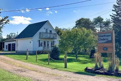 Image de Cozy House\/Cottage, minutes to National Park & Golf Course