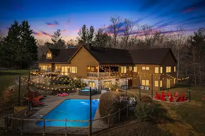 Image de Indoor & Outdoor Pool •Private 5 acres •Sleeps 24