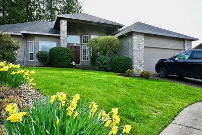 Image de Stunning Ranch Home in Walkable Gorgeous Happy Valley Neighborhood