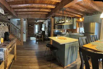 Image de 3-bedroom cabin in country setting with Ac, WiFi, 15-20 min. to local wineries.
