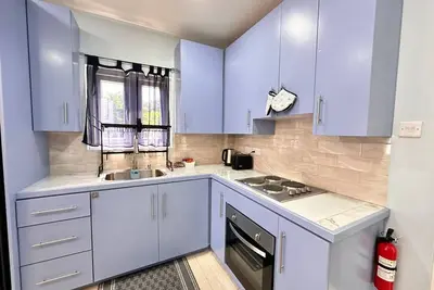 2-bedroom apt in St George's with Ac, WiFi, parking, near city, beach, stadium