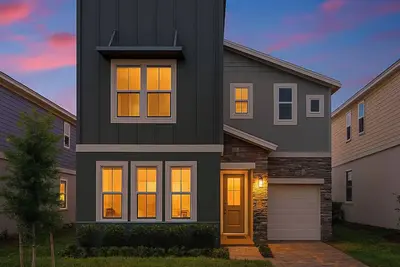 Image de Modern 7br Villa w/ Themed Rooms, Game Garage, Hot Tub – 20 Mins from Disney!