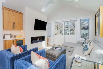 Image de Steps to Gondola | 3br w/ Views, Steam Shower