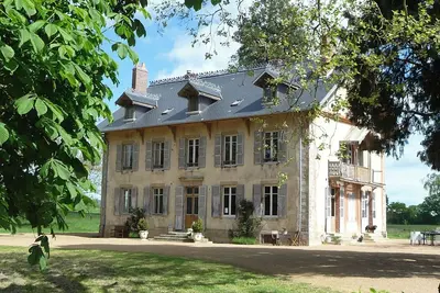 Image de Superbe manoir avec grand jardin paysagé