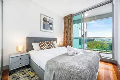 Image de 3-bedroom apartment in serene Sydney with Ac, WiFi. Enjoy your stay