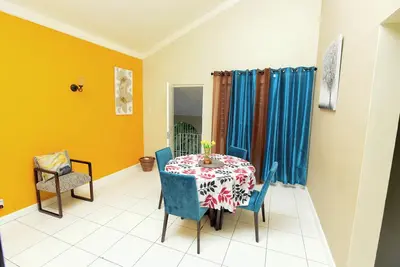 Image de Modern, Stylish 4-Br Home Cherry Gardens Kingston