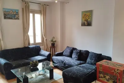 Image de Avignon intra-muros et son festival dans appartement situé en plein centre