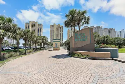 Image de Beach Colony Condos