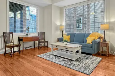 Image de L-1 Close to Sdc, Clean, cozy amazing views