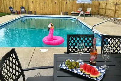 Image de Michiana Poolside Getaway - Close to Nd, Michigan beaches, wineries, and casinos