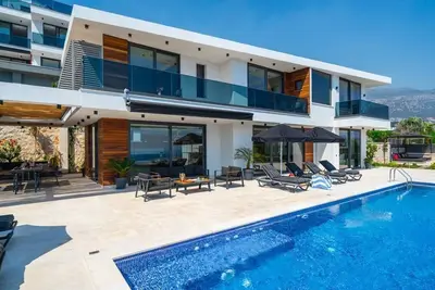 Image de Luxury 5 Bedroom Villa, Enchanting Views, Heated Pool, Large Garden