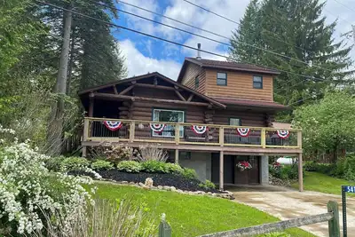 Lakefront Cottage on Java Lake