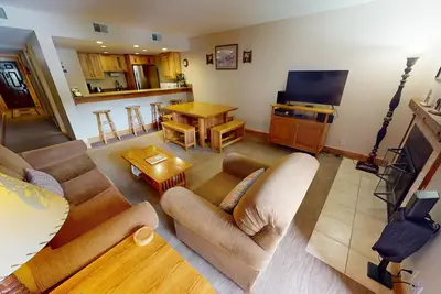 Image de Pool, 4 Hot Tubs, Garage. Easy Drive to 6 Ski Areas, Main Street