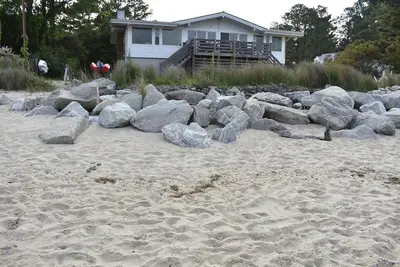 Bayfront 7br Family Retreat w/ Private Beach; Sleeps 14; Only 90 Mins f/m Dc