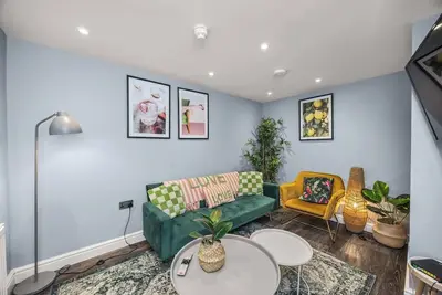 Image de Stunning fully self-contained apartment with great facilities, very private and quiet, own entrance.
