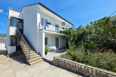 Image de Appartement de vacances Novi Vinodolski pour 1 - 8 personnes avec 3 chambres à coucher - Appartement
