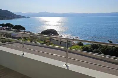 Chez Vicky, Adossé au maquis et face à la mer profitez d'un séjour idyllique