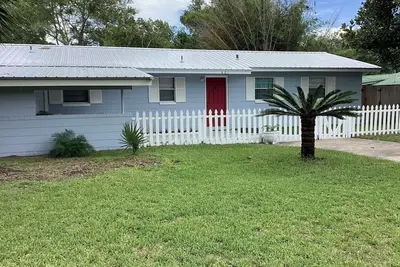 Image de Serene in-town 3 bedroom house with Ac, WiFi in quaint Lake City Fl