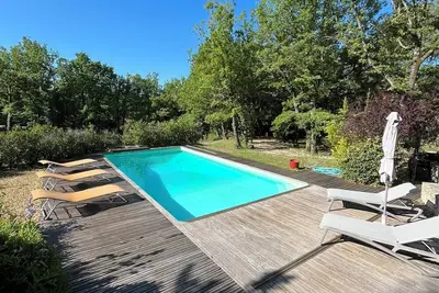 Image de Grande Maison provençale avec piscine
